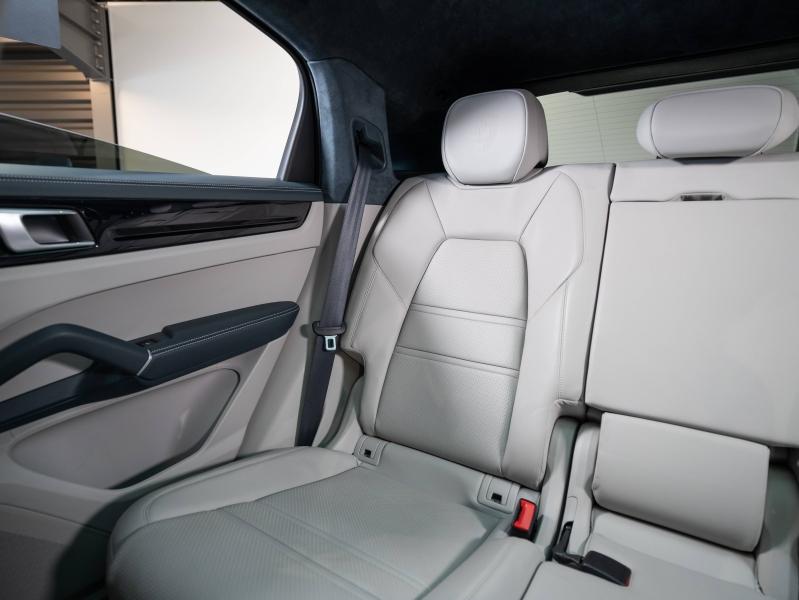 Voitures occasions PORSCHE Cayenne Coupe E-Hybrid Platinum Ed Champagne-au-Mont-d'Or