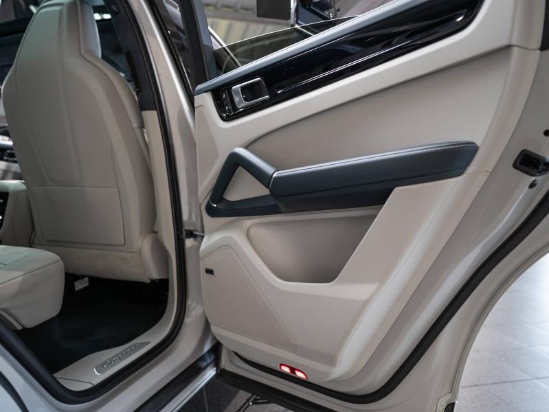 Voitures occasions PORSCHE Cayenne Coupe E-Hybrid Platinum Ed Champagne-au-Mont-d'Or