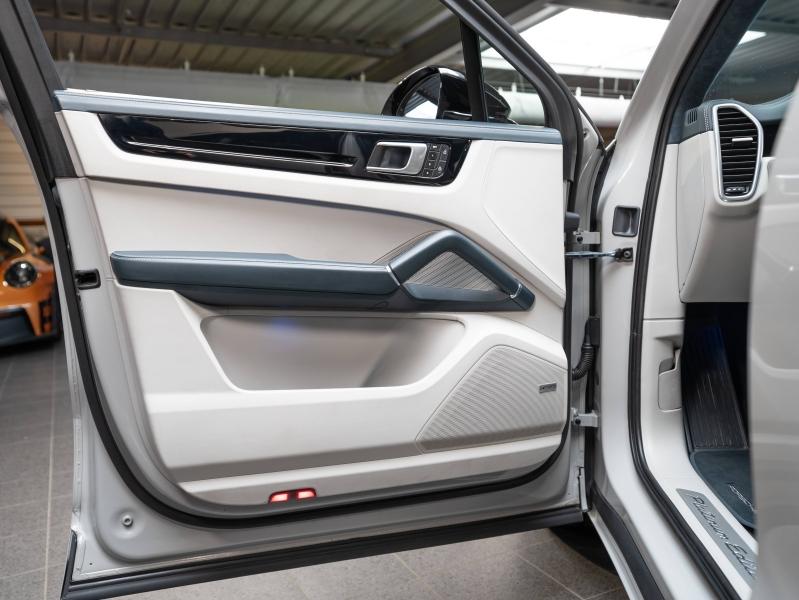 Voitures occasions PORSCHE Cayenne Coupe E-Hybrid Platinum Ed Champagne-au-Mont-d'Or