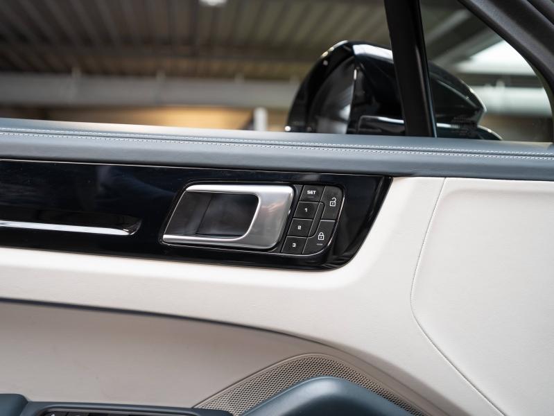 Voitures occasions PORSCHE Cayenne Coupe E-Hybrid Platinum Ed Champagne-au-Mont-d'Or