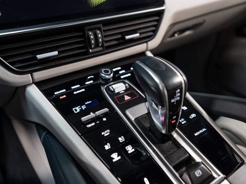 Voitures occasions PORSCHE Cayenne Coupe E-Hybrid Platinum Ed Champagne-au-Mont-d'Or