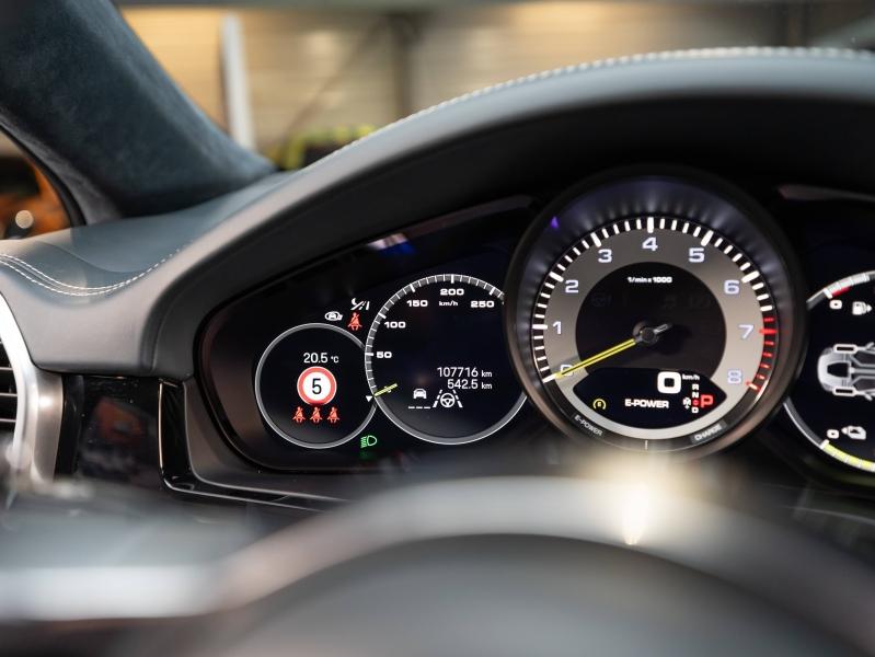 Voitures occasions PORSCHE Cayenne Coupe E-Hybrid Platinum Ed Champagne-au-Mont-d'Or