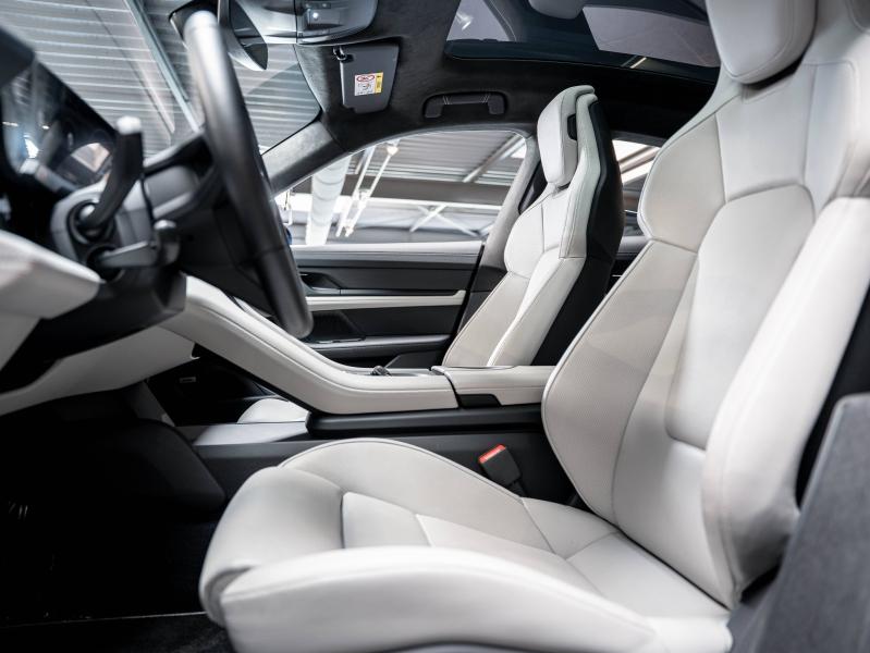 Voitures occasions PORSCHE Taycan Turbo Champagne-au-Mont-d'Or