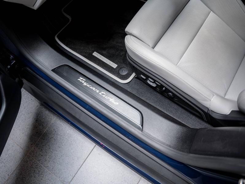 Voitures occasions PORSCHE Taycan Turbo Champagne-au-Mont-d'Or