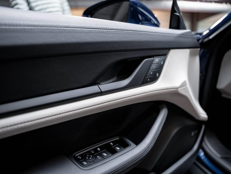 Voitures occasions PORSCHE Taycan Turbo Champagne-au-Mont-d'Or