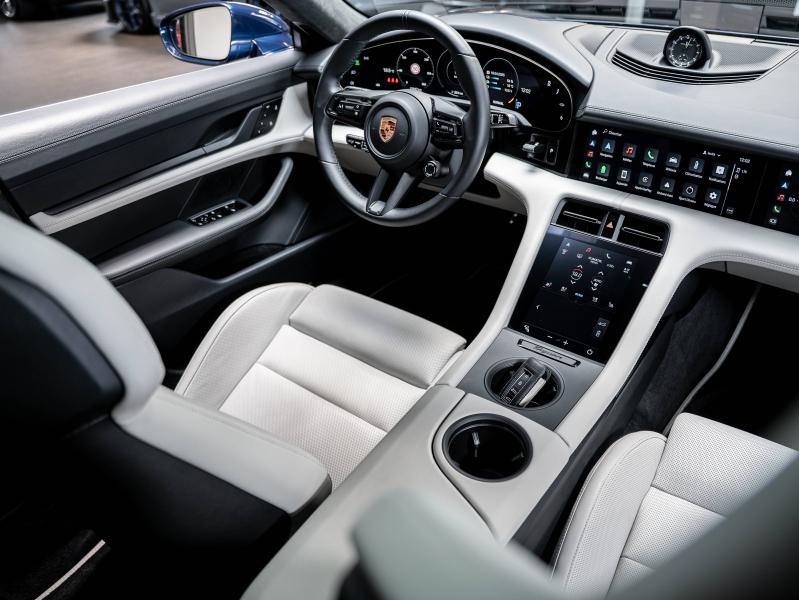 Voitures occasions PORSCHE Taycan Turbo Champagne-au-Mont-d'Or