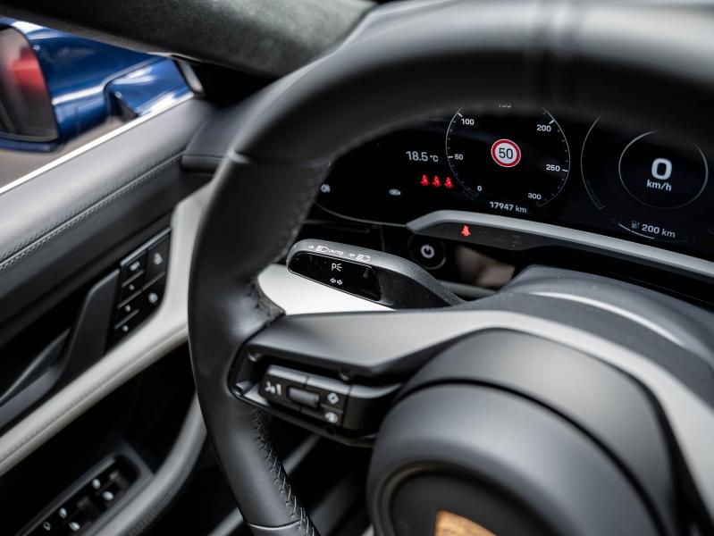 Voitures occasions PORSCHE Taycan Turbo Champagne-au-Mont-d'Or