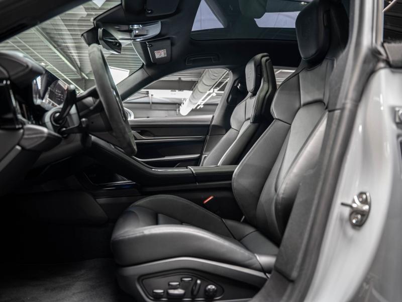 Voitures occasions PORSCHE Taycan 4S Champagne-au-Mont-d'Or