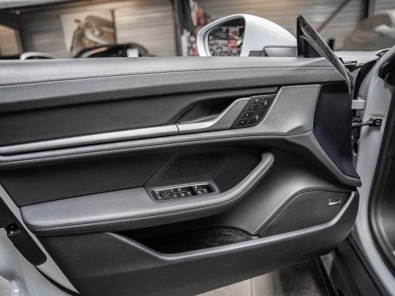 Voitures occasions PORSCHE Taycan 4S Champagne-au-Mont-d'Or