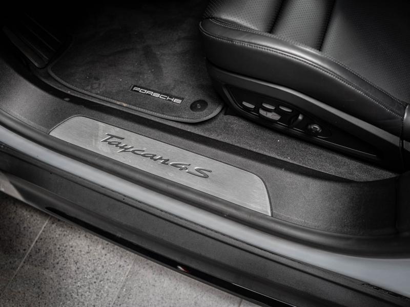 Voitures occasions PORSCHE Taycan 4S Champagne-au-Mont-d'Or