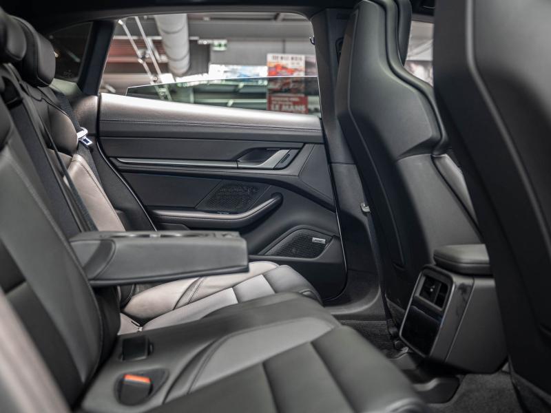 Voitures occasions PORSCHE Taycan 4S Champagne-au-Mont-d'Or