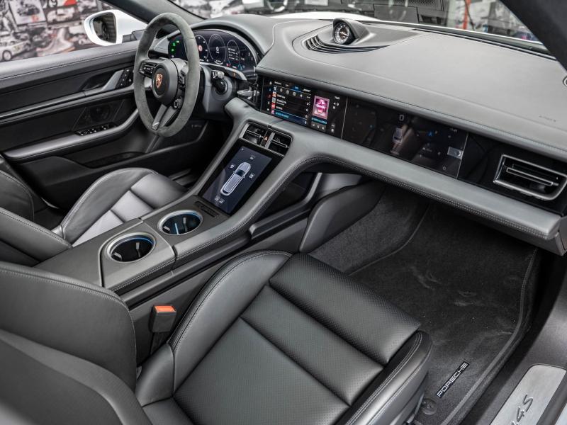 Voitures occasions PORSCHE Taycan 4S Champagne-au-Mont-d'Or