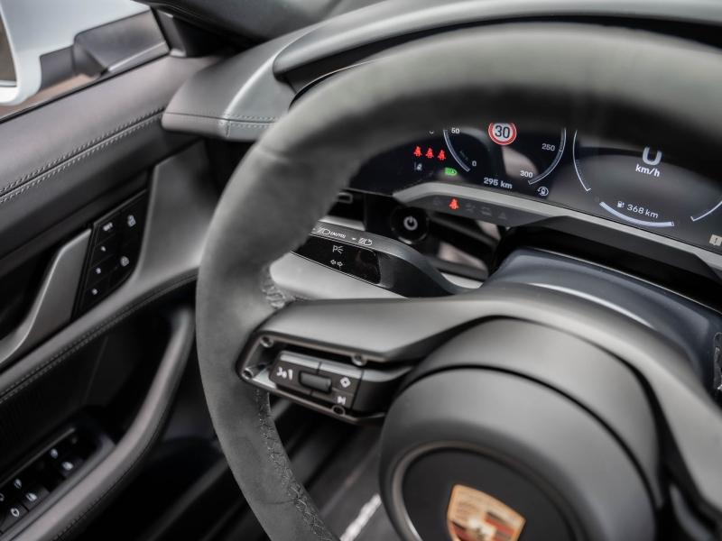 Voitures occasions PORSCHE Taycan 4S Champagne-au-Mont-d'Or