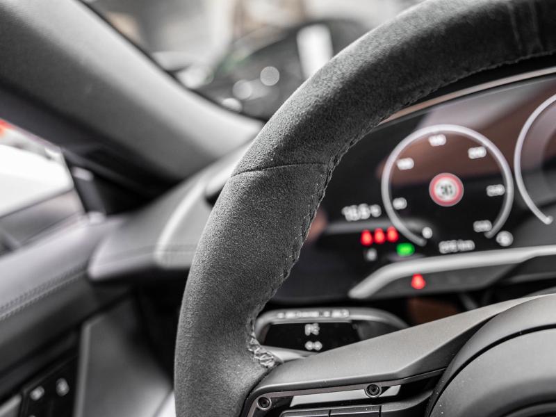 Voitures occasions PORSCHE Taycan 4S Champagne-au-Mont-d'Or