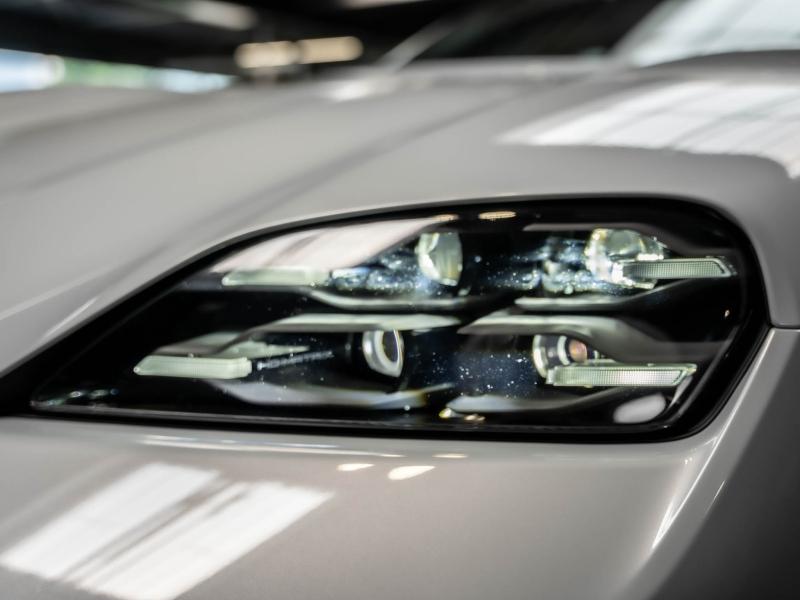 Voitures occasions PORSCHE Taycan 4S Champagne-au-Mont-d'Or