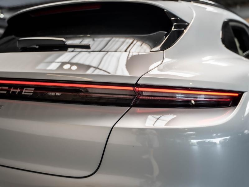 Voitures occasions PORSCHE Taycan 4S Champagne-au-Mont-d'Or