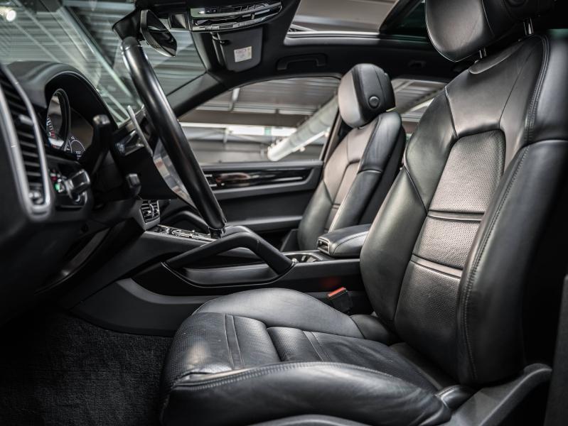 Voitures occasions PORSCHE CAYENNE E-Hybrid Champagne-au-Mont-d'Or