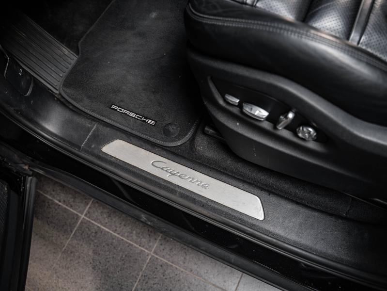 Voitures occasions PORSCHE CAYENNE E-Hybrid Champagne-au-Mont-d'Or