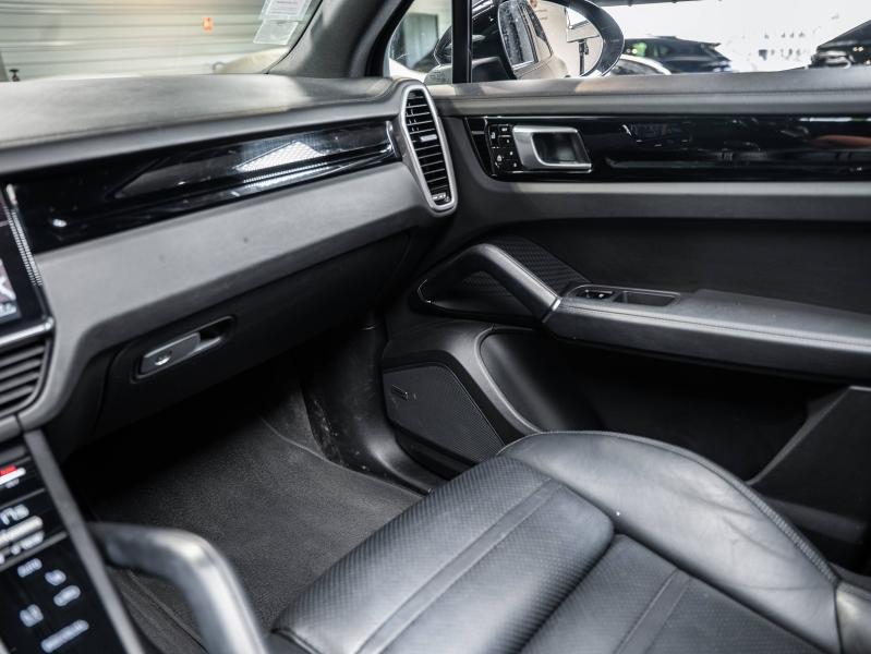 Voitures occasions PORSCHE CAYENNE E-Hybrid Champagne-au-Mont-d'Or