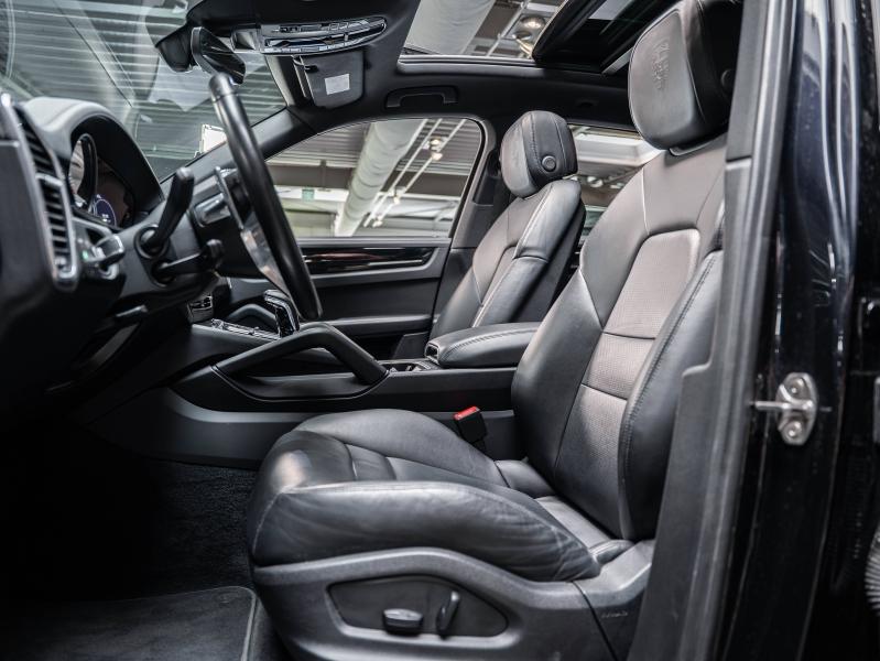 Voitures occasions PORSCHE CAYENNE E-Hybrid Champagne-au-Mont-d'Or