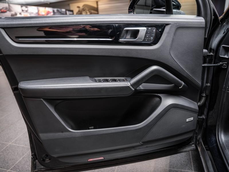 Voitures occasions PORSCHE CAYENNE E-Hybrid Champagne-au-Mont-d'Or