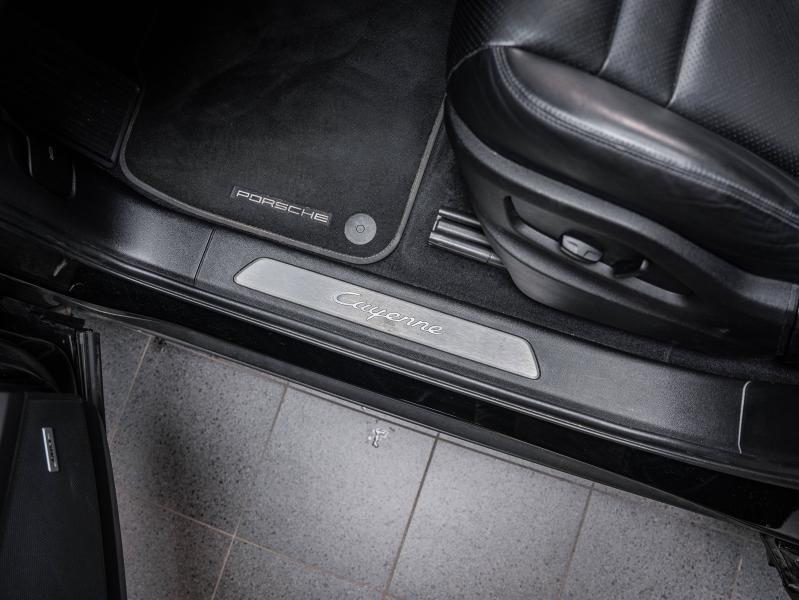 Voitures occasions PORSCHE CAYENNE E-Hybrid Champagne-au-Mont-d'Or