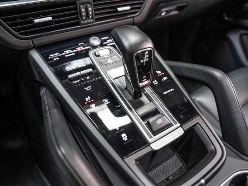 Voitures occasions PORSCHE CAYENNE E-Hybrid Champagne-au-Mont-d'Or