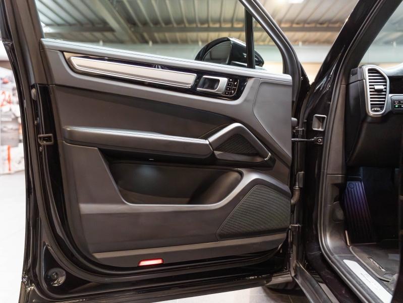 Voitures occasions PORSCHE CAYENNE E-Hybrid Champagne-au-Mont-d'Or