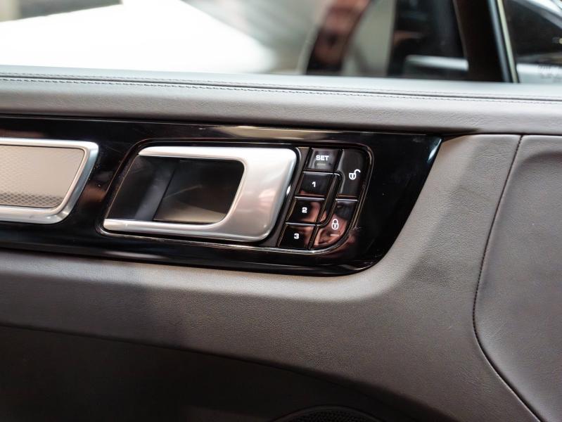 Voitures occasions PORSCHE CAYENNE E-Hybrid Champagne-au-Mont-d'Or