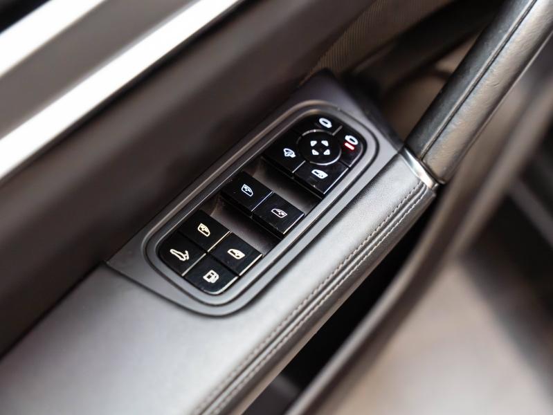 Voitures occasions PORSCHE CAYENNE E-Hybrid Champagne-au-Mont-d'Or