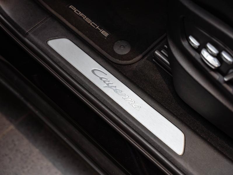 Voitures occasions PORSCHE CAYENNE E-Hybrid Champagne-au-Mont-d'Or