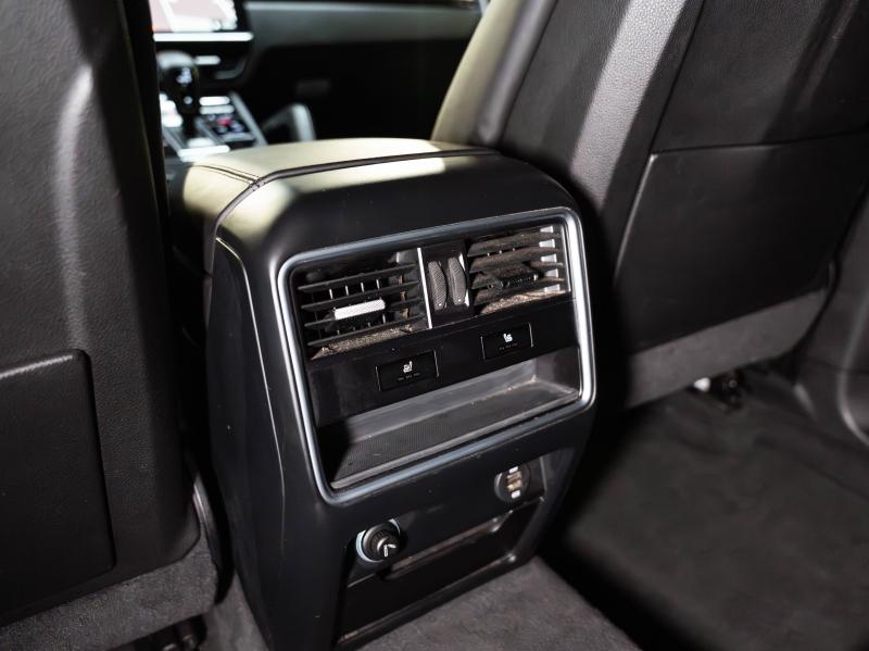 Voitures occasions PORSCHE CAYENNE E-Hybrid Champagne-au-Mont-d'Or