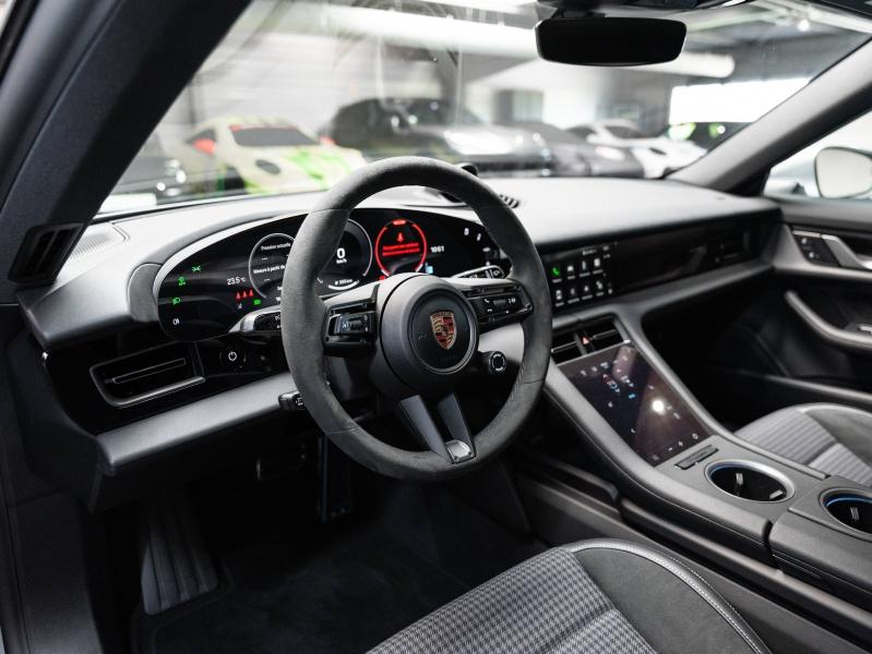 Voitures occasions PORSCHE Taycan Sport Turismo Base Champagne-au-Mont-d'Or