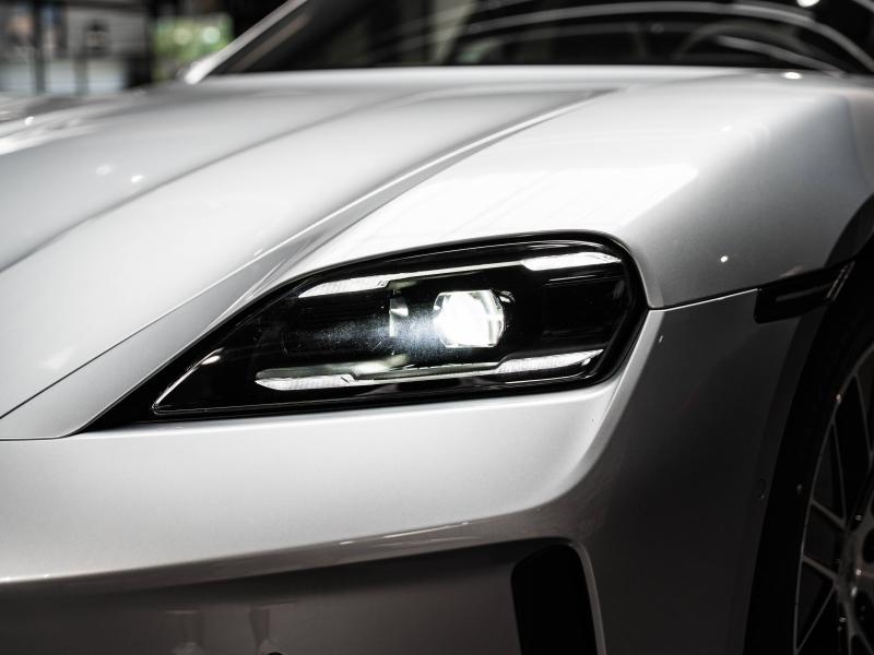 Voitures occasions PORSCHE Taycan Sport Turismo Base Champagne-au-Mont-d'Or