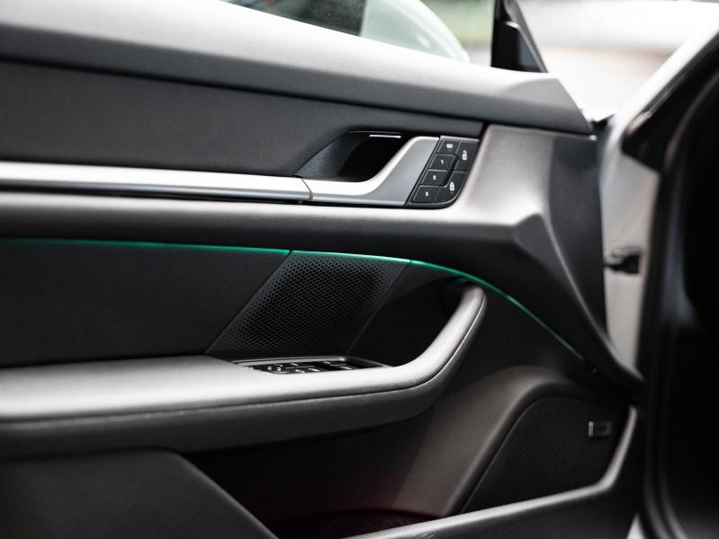 Voitures occasions PORSCHE Taycan Sport Turismo Base Champagne-au-Mont-d'Or