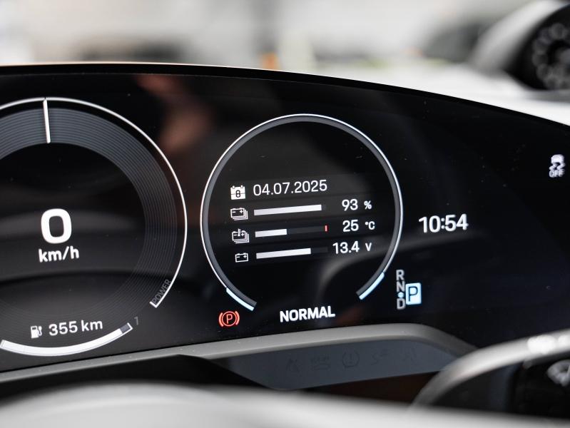 Voitures occasions PORSCHE Taycan Sport Turismo Base Champagne-au-Mont-d'Or