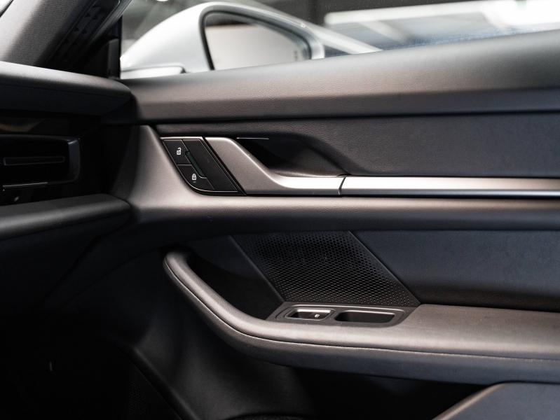 Voitures occasions PORSCHE Taycan Sport Turismo Base Champagne-au-Mont-d'Or