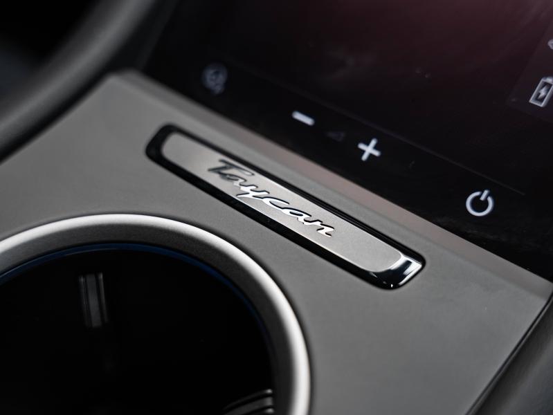 Voitures occasions PORSCHE Taycan Sport Turismo Base Champagne-au-Mont-d'Or