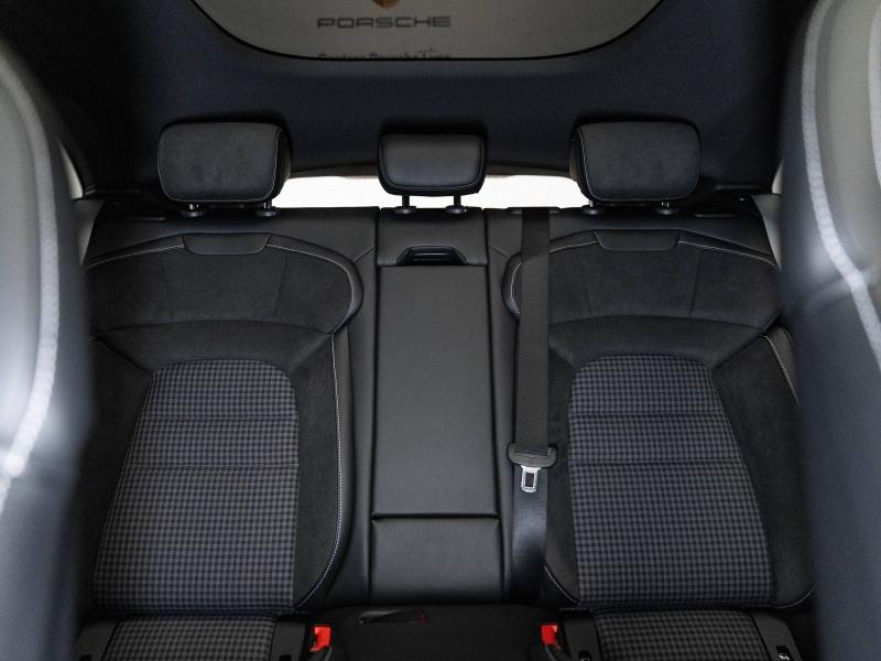 Voitures occasions PORSCHE Taycan Sport Turismo Base Champagne-au-Mont-d'Or