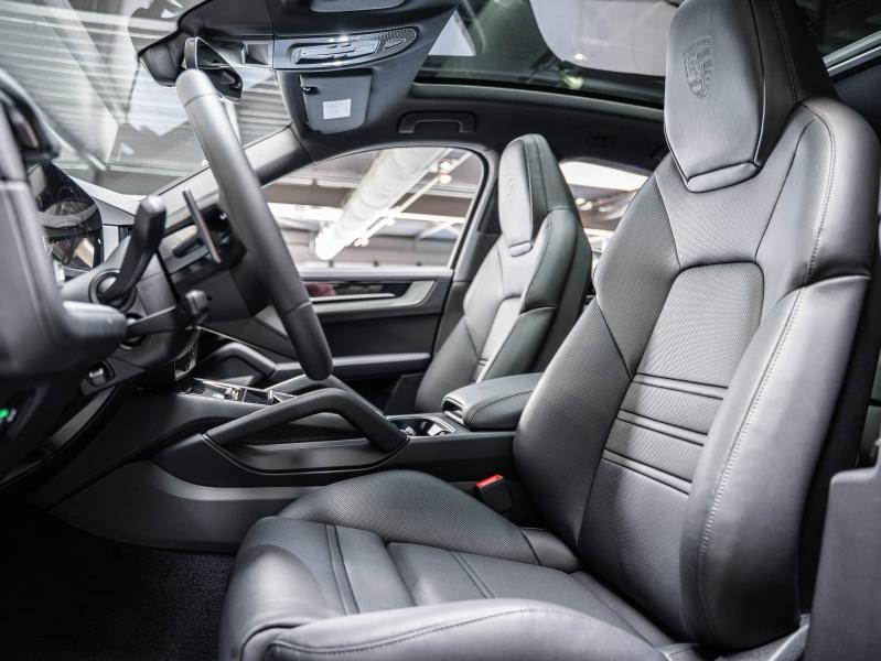 Voitures occasions PORSCHE Cayenne Coupe E-Hybrid Champagne-au-Mont-d'Or