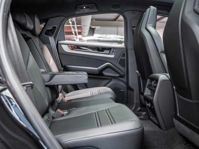 Voitures occasions PORSCHE Cayenne Coupe E-Hybrid Champagne-au-Mont-d'Or