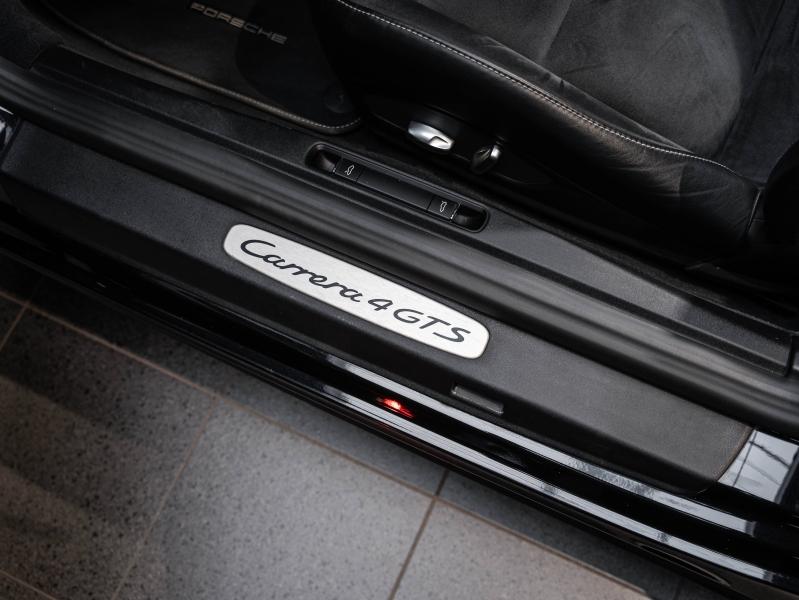 Voitures occasions PORSCHE 911 Cabriolet Carrera 4 GTS Champagne-au-Mont-d'Or