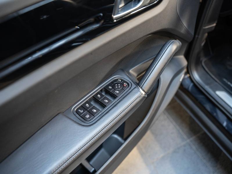 Voitures occasions PORSCHE Cayenne Coupe E-Hybrid Champagne-au-Mont-d'Or