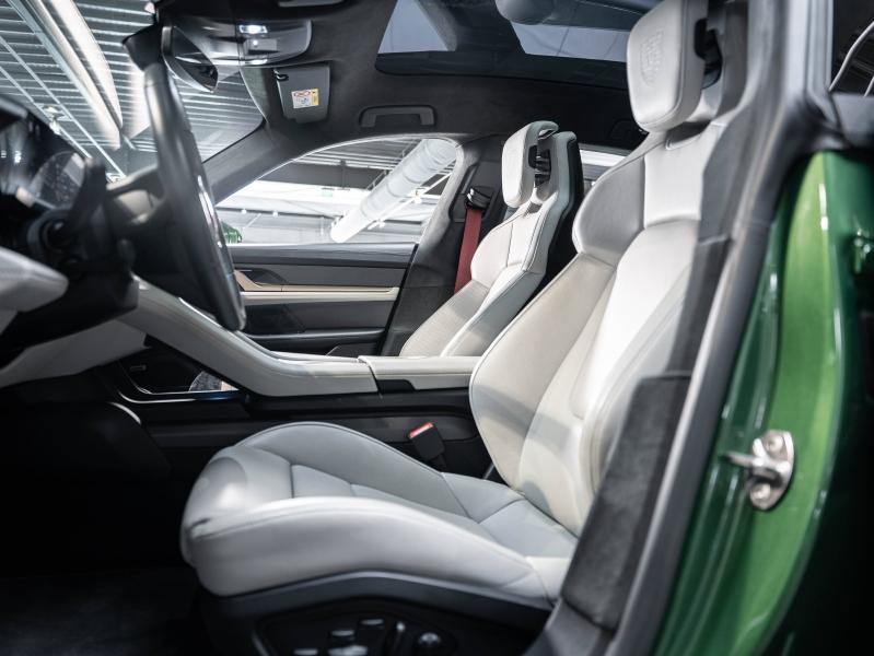 Voitures occasions PORSCHE Taycan Sport Turismo GTS Champagne-au-Mont-d'Or