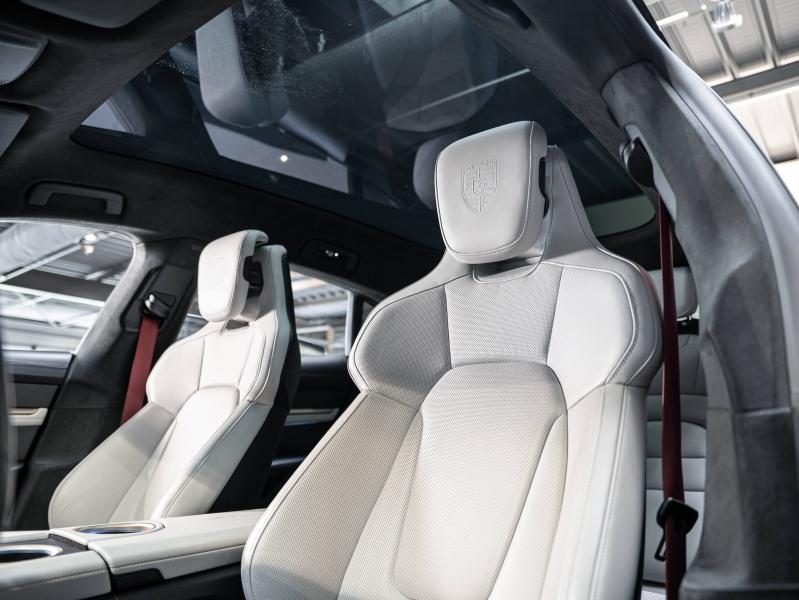 Voitures occasions PORSCHE Taycan Sport Turismo GTS Champagne-au-Mont-d'Or