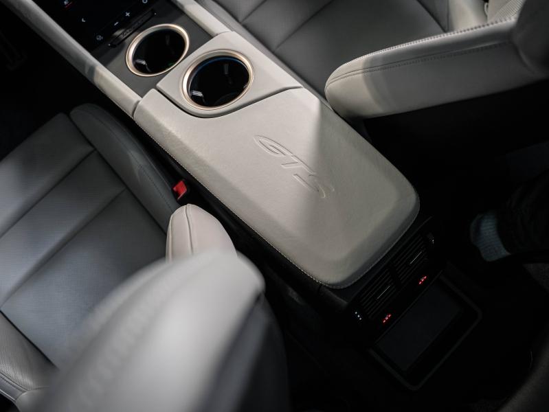 Voitures occasions PORSCHE Taycan Sport Turismo GTS Champagne-au-Mont-d'Or