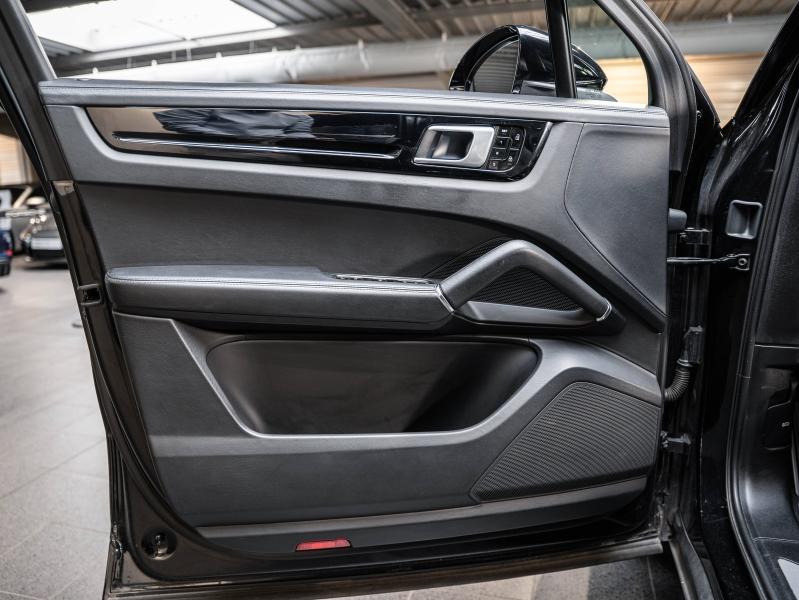 Voitures occasions PORSCHE CAYENNE E-Hybrid Champagne-au-Mont-d'Or