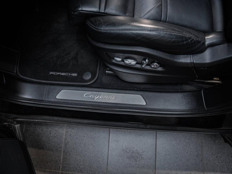 Voitures occasions PORSCHE CAYENNE E-Hybrid Champagne-au-Mont-d'Or