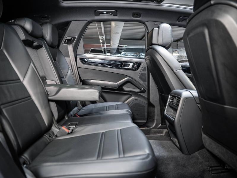 Voitures occasions PORSCHE CAYENNE E-Hybrid Champagne-au-Mont-d'Or