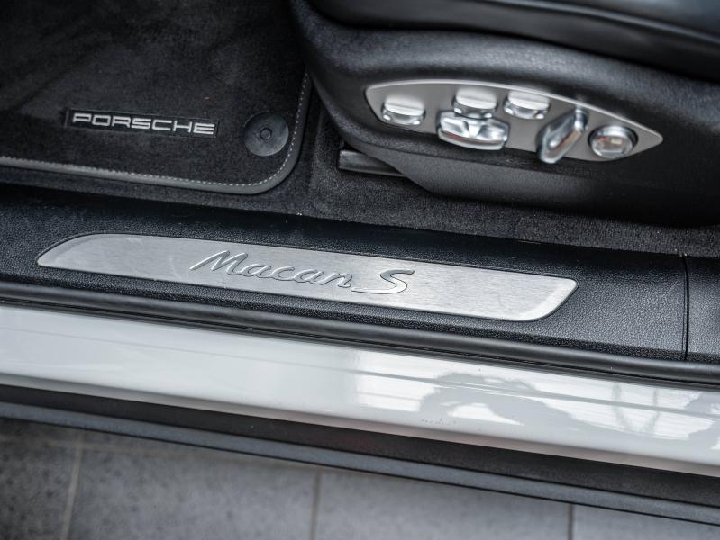 Voitures occasions PORSCHE MACAN S Champagne-au-Mont-d'Or